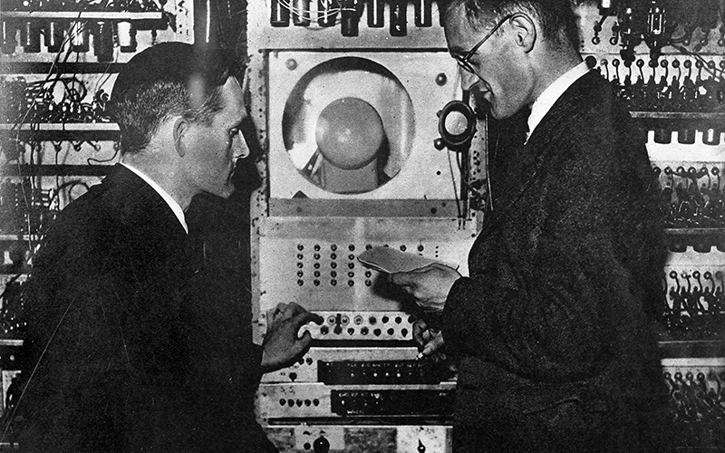 Kilburn and Williams with the Manchester Baby computer